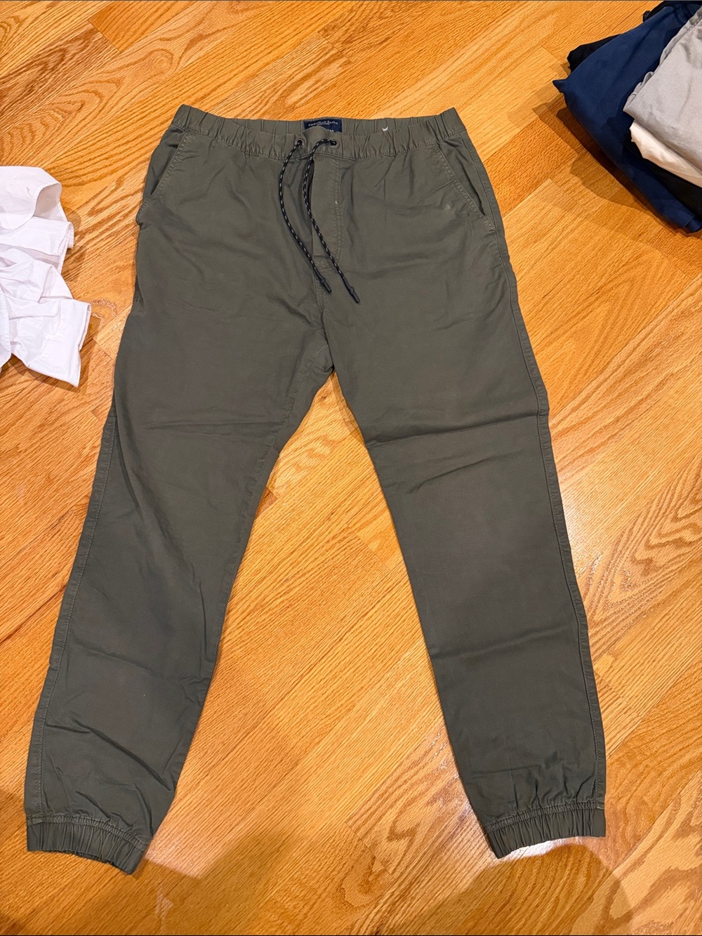 American eagle joggers